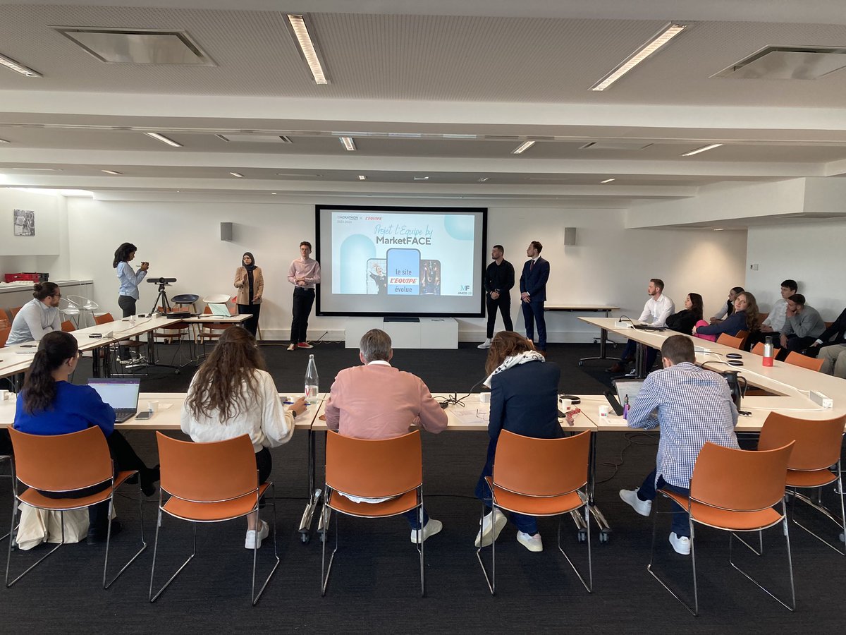 Fier d’avoir accompagné les étudiants d’@AMOS_School pour la finale du Hackathon dans les locaux de @lequipe. Des paillettes dans les yeux sur le plateau de @lequipedusoir. Merci @las_marc