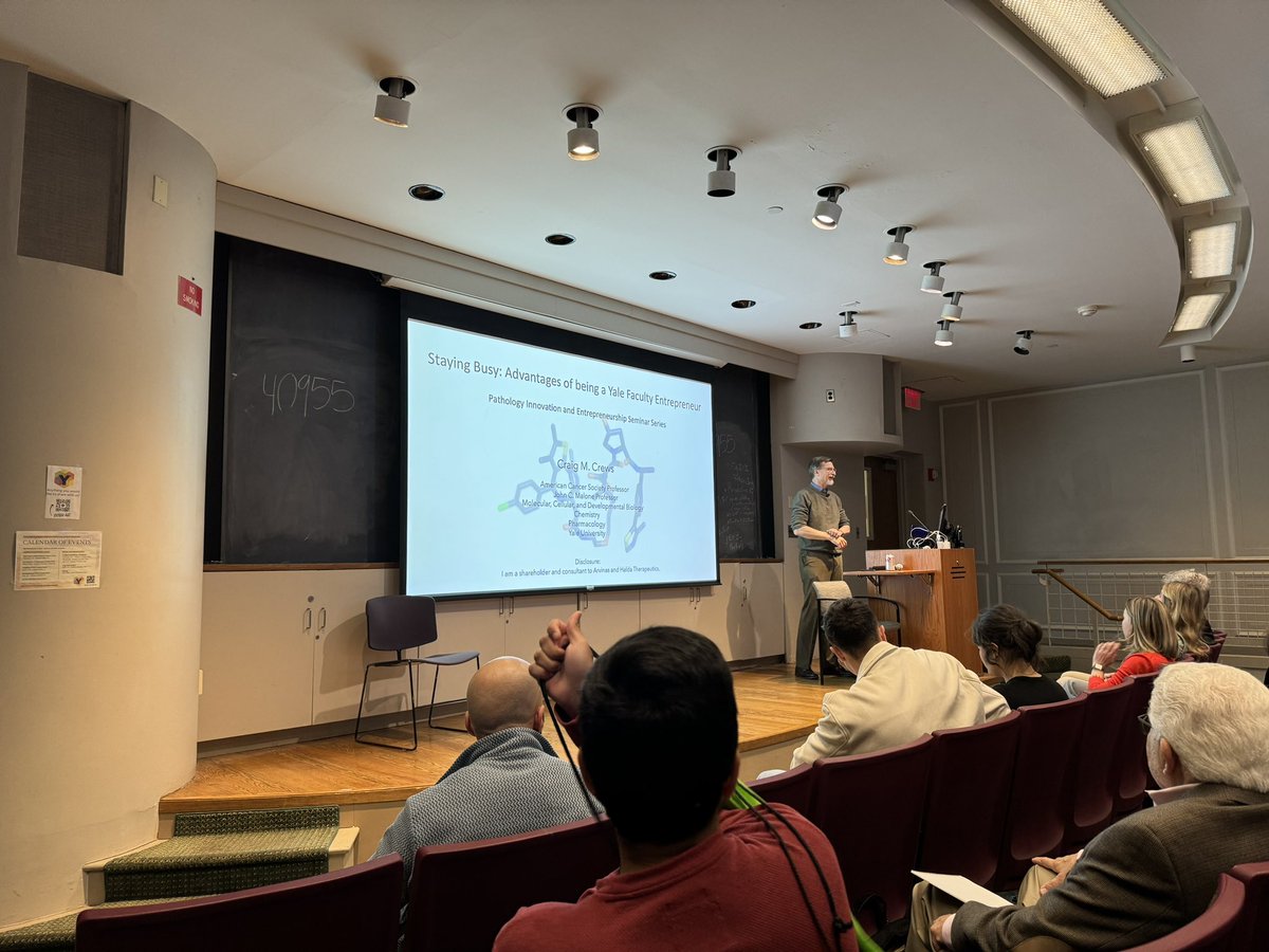 Fascinating talk by @CraigMCrews on faculty entrepreneurship, and the long and winding journey of drug development… 🙌🏽👏🏽 @yalepathology @Yale_Ventures @YaleCancer @ArvinasInc @CT_Innovate