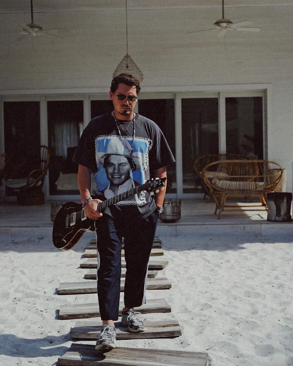 Cris Cab tweet media