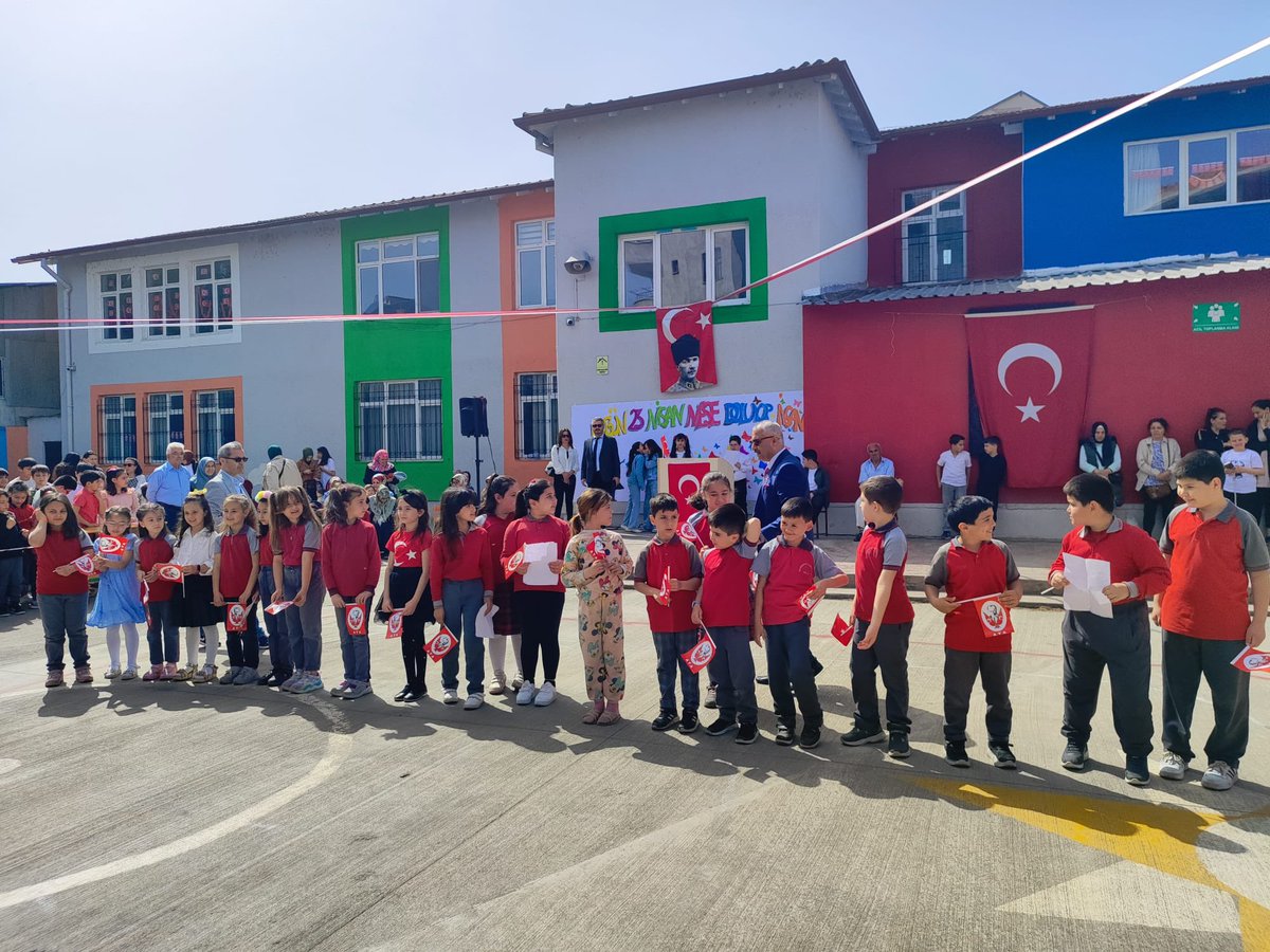 Bafrabarbarosi1's tweet photo. 23 Nisan Ulusal Egemenlik ve Çocuk Bayramımız                          @Recepzc86133724      @FahriGuler55               @EbruBAY57060060  @ayan2549            @serpilkoca19             @DeryaDlger2 https://t.co/bOinnFFjix