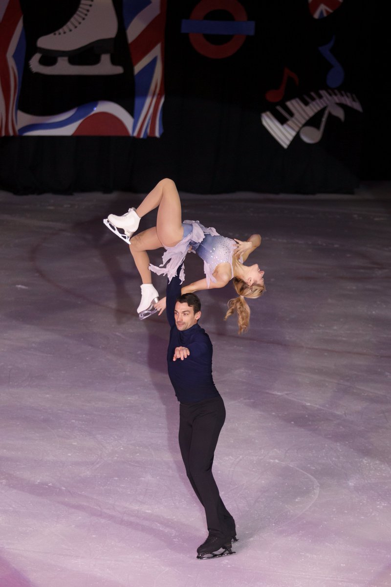 Thank you to the incredibly talented pair @alexa_knierim & @ChrisKnierim for joining us at our ice show: Keep Calm & Skate On ⛸️ Your performances this weekend inspired so many of our young skaters and for that we are so grateful!