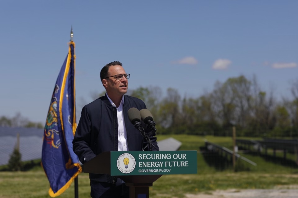 Yesterday in PA, @GovernorShapiro announced a new state-wide energy initiative (PA PULSE) that will make Pennsylvania the first state in the country to commit to getting half of its energy from #solarpower. Read the full statement here: pacast.com/m?p=25823