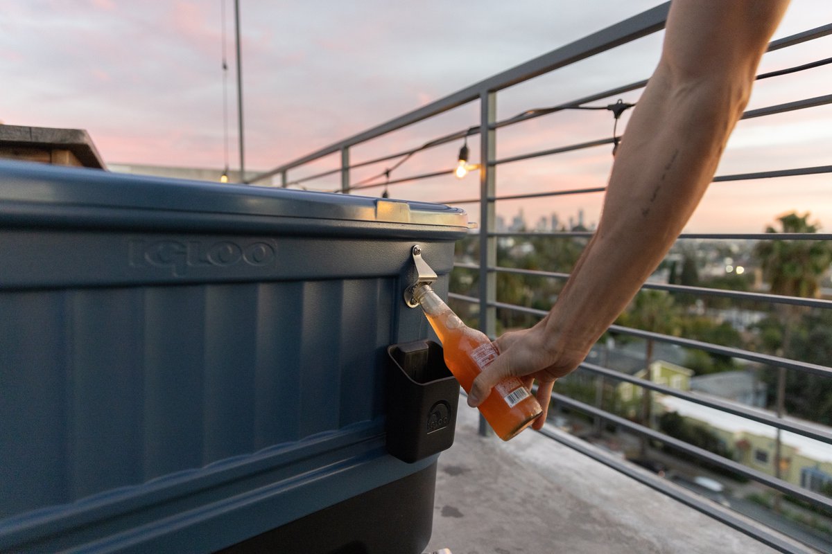 Listen up, PPC (party planning committee)! Your favorite cooler now comes in this epic blue color: bit.ly/44eTjQc #igloocoolers