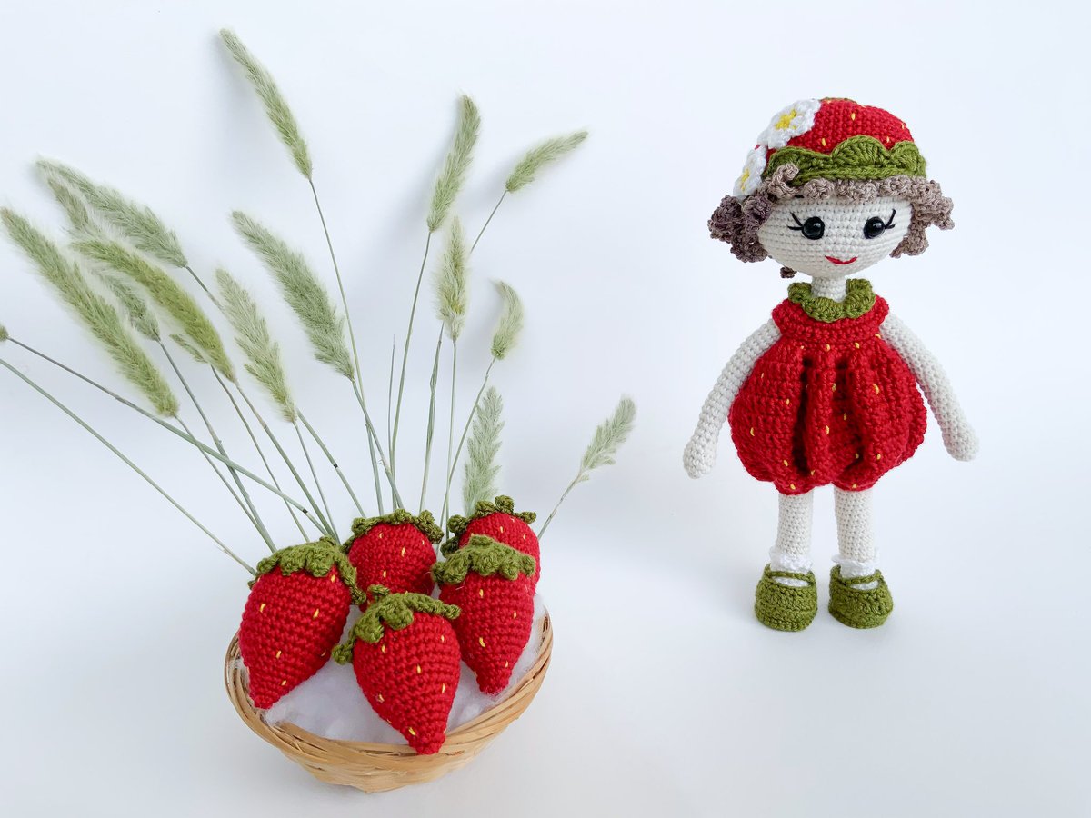 With the arrival of spring, strawberries also come. Kids love strawberries, and maybe they'll fall in love with my strawberry doll too. The best special gift for strawberry-loving kids.
#strawberrydoll #kidtoys #etsyseller #handcaftdoll 

etsy.com/listing/152276…