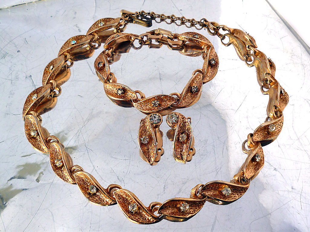 #Vintage Clear #Rhinestone #Gold Plated #Necklace Bracelet Earrings #Parure Mint ! By Vintage_Treasures_@Bonanza bit.ly/2RRoq2v