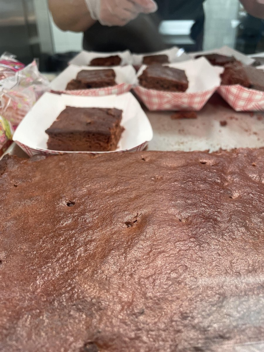 Dops_CHISD's tweet photo. Craving something sweet? Swing by the high school cafeteria for a taste of our freshly baked chocolate muffins! #yum #sweettooth #schoolcafe๐ https://t.co/ApHE1t4X5E