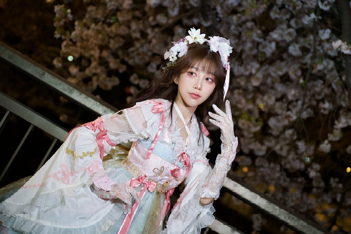 kigoakira's tweet photo. 「あたし?あたしは夜桜に舞い降りる妖精だよー」

@aqua_cosplay https://t.co/ATCpelgoza