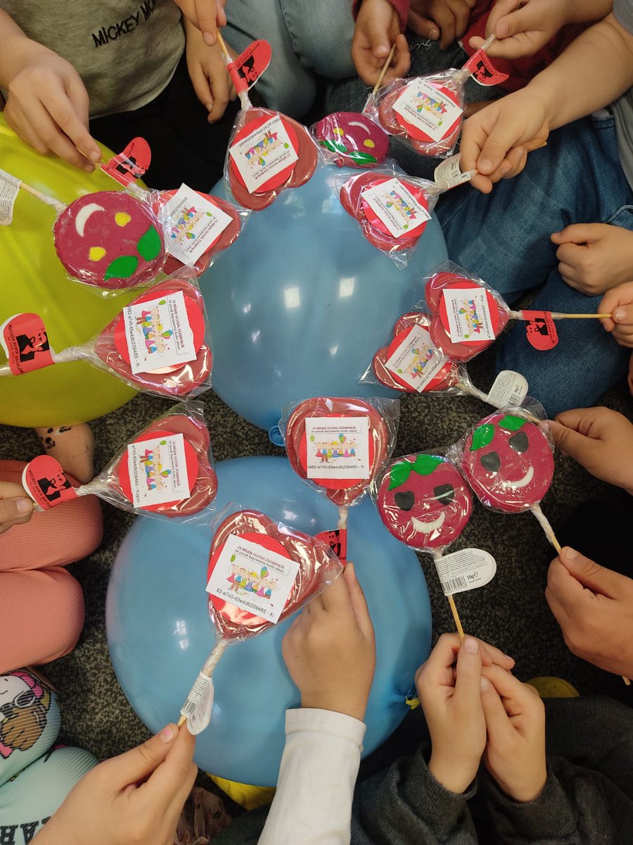 Vunalanaokulu's tweet photo. "Çocuklarımızın sevinciyle dolu bir dünya dileğiyle, 23 Nisan Ulusal Egemenlik ve Çocuk Bayramı'nı kutluyoruz!"
@BaglarKaymakam
@BaglarMEM21 https://t.co/rb426jLHbn