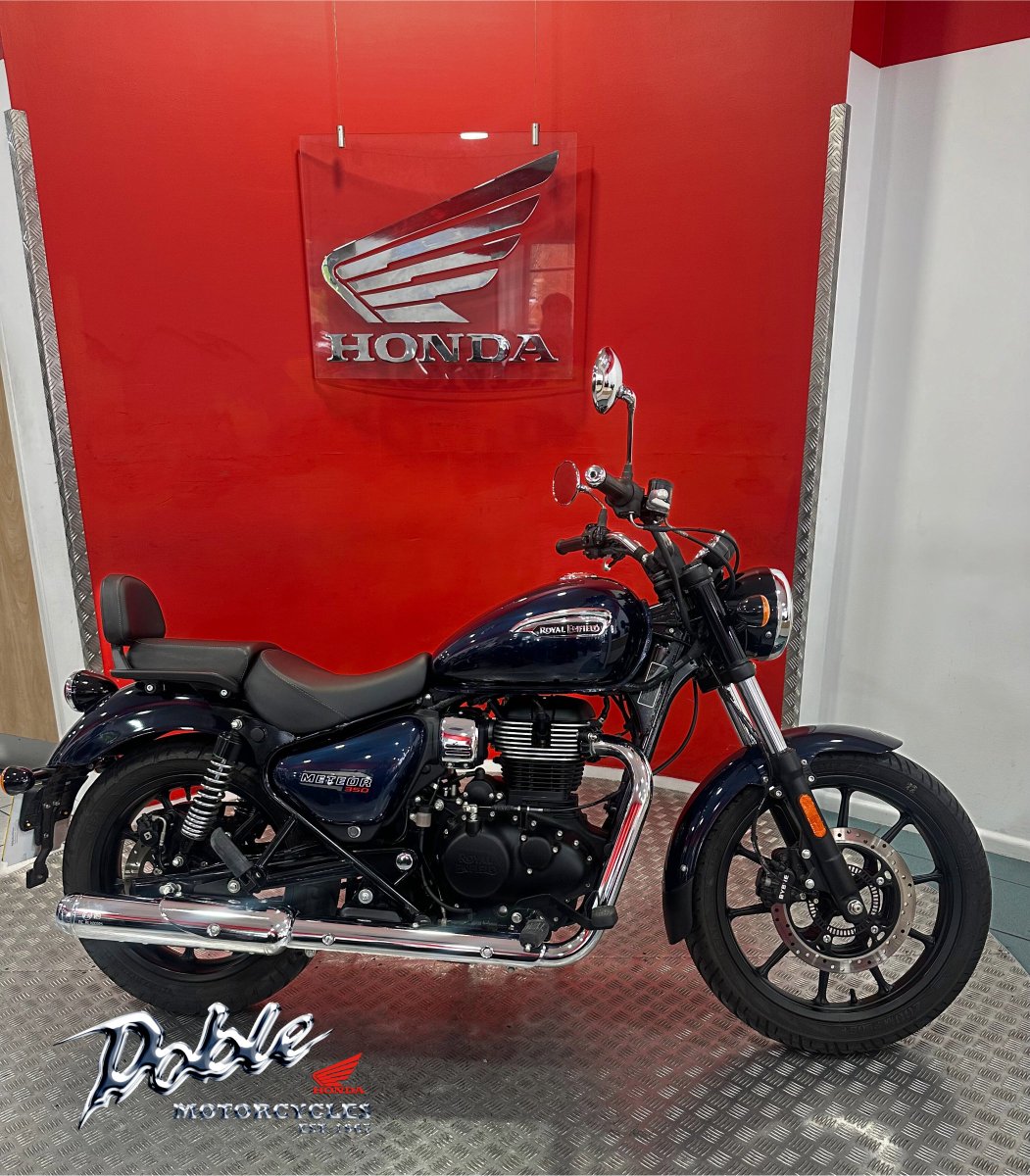 This '22 Royal Enfield Meteor 350 has just come in and it's only done 1050 miles. If you want it to be yours before it goes on the website, get in touch now at sales@doble.co.uk. This is a great A2 compliant bike to get a new rider on the road! #WeAreBikers