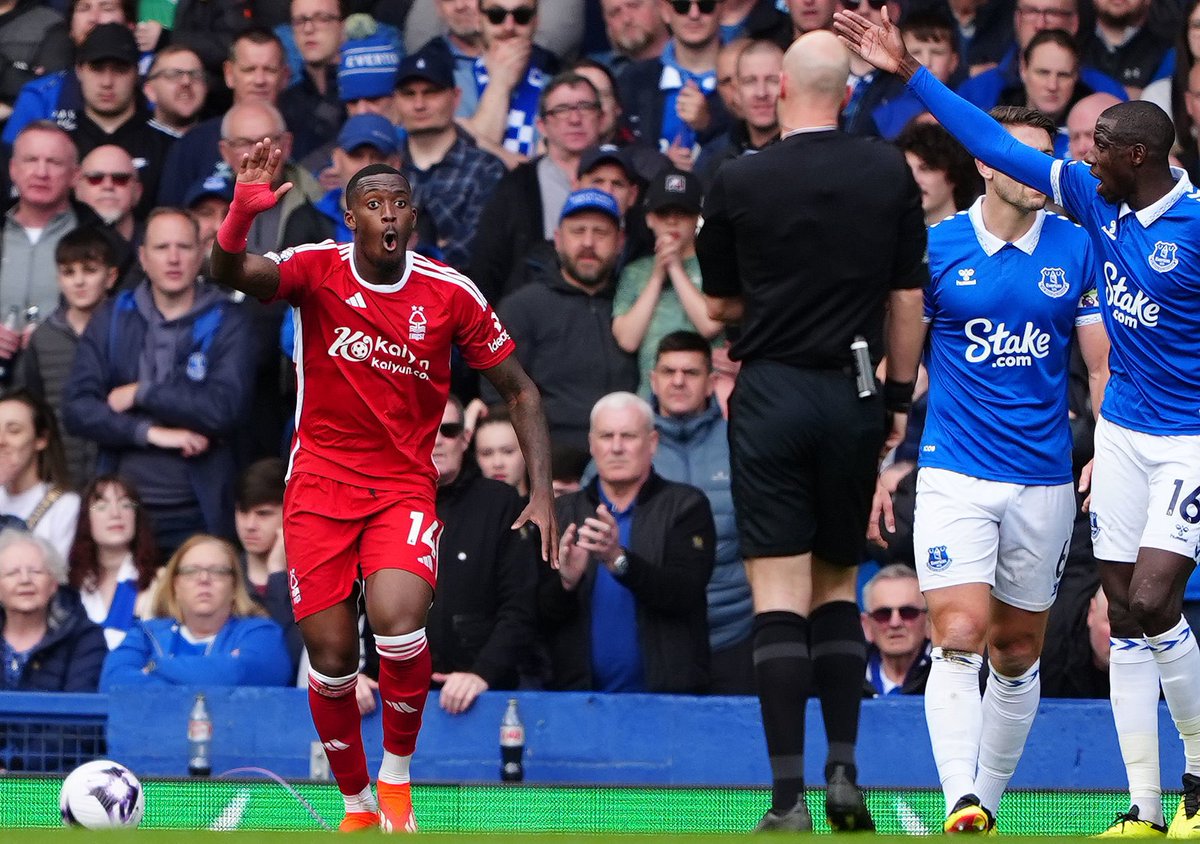 Nottingham Forest bosses were so angry at half time v Everton that they wanted to issue a statement questioning the officials’ integrity during the break, but they were seen to be talked down by the club’s media chief. [@RobDorsettSky]