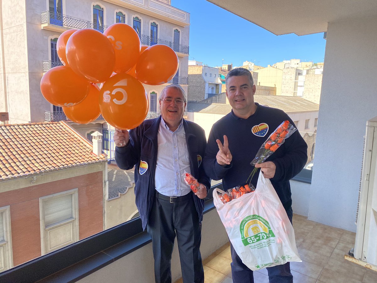 Bona diada de Sant Jordi!! Ciutadans la millor opció a les Terres de l’Ebre! #ciutadans <a href="/CiutadansCs/">Ciutadans</a> <a href="/Cs_Tortosa/">Ciutadans Tortosa</a>