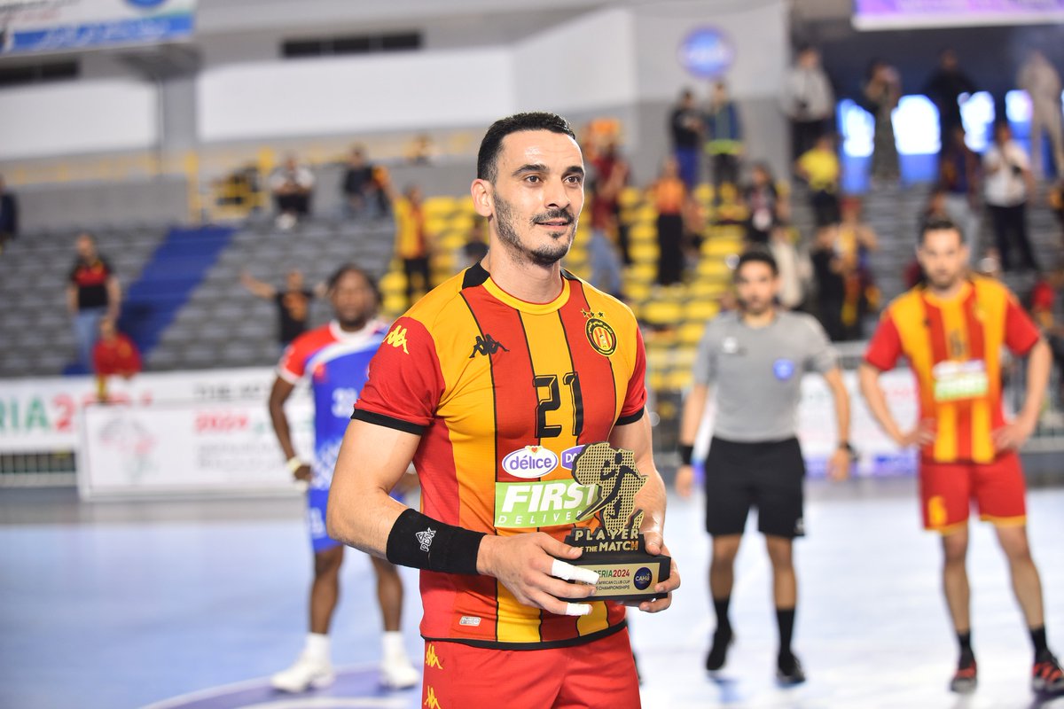 ESTunis_Tweets's tweet photo. 🇧🇪 Handball
🏆 Africa Cup Winners Championship - Main Round
🆚 JSK - EST: 25 - 38
🏅 Player of the Match: Oussama Boughanmi
📸 CAHB
#⃣ #ESTunis #Handball #CACVC #Algeria #EST🔴➕🟡 https://t.co/8nROUia2m7