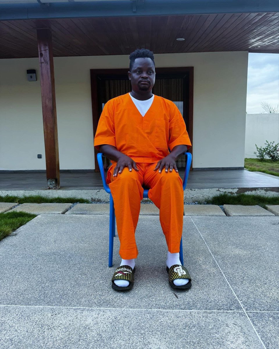 ZonePresse_'s tweet photo. 🇨🇮 #JusticeCi 
Le Tribunal d’Abidjan condamne L’activ*iste  Observateur, à l'état civil, Kouakou Amani Florent à 12 mois de pris0n dont 6  mois fermes. 
Source: Fratmat https://t.co/OzmHXDSq3n