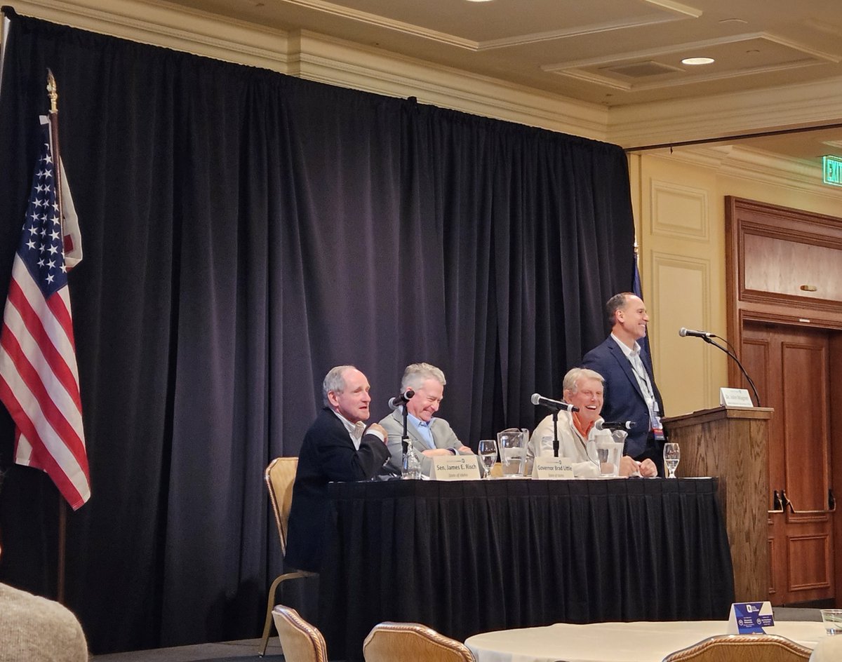 .@INL Director @john_c_wagner moderated the 'History of INL' Panel with @GovernorLittle, @ButchOtter & @SenatorRisch at the @BoiseChamber annual #leadership conference.🤝 We appreciate the decades-long support from state leaders for the lab & its mission. inl.gov