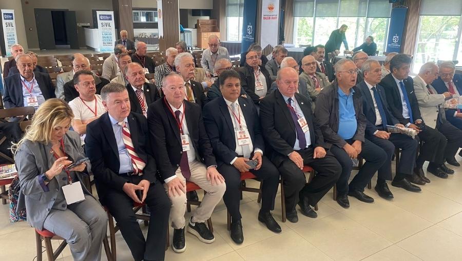 TGF; Anadolu Basını için Meclis Araştırması istedi: Türkiye Gazeteciler Federasyonu 69. Başkanlar Konseyi toplantısı Gebze Gazeteciler Cemiyeti’nin ev sahipliğinde gerçekleştirildi. Türkiye Gazeteciler Federasyonu Genel Başkanı Yılmaz Karaca,… 

The… dlvr.it/T5vhyc
