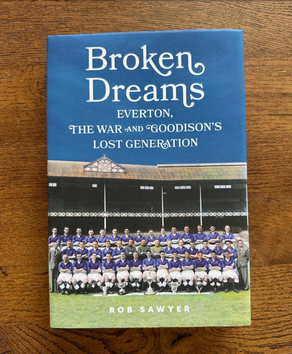 The Merseyside derby tomorrow. In the 1938/39 season, the Blues beat the Reds at home & away. Stan Bentham (scorer in both) was the ‘engine room’ of the side & a very good EFC coach in the 1950s. He features in Broken Dreams, out now with @Toffeebooks mountvernonpublishing.com/catalogue/brok…