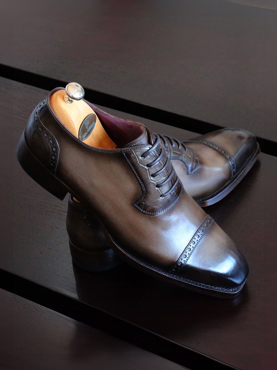 Paul Parkman Men's Cap Toe Oxford Shoes Bronze & Brown

Website: paulparkman.com

#paulparkman #oxfordshoes #patinashoes #handmadeshoes #bespokeshoes #Luxuryshoes #mensshoes #goodyearwelted #menstyle