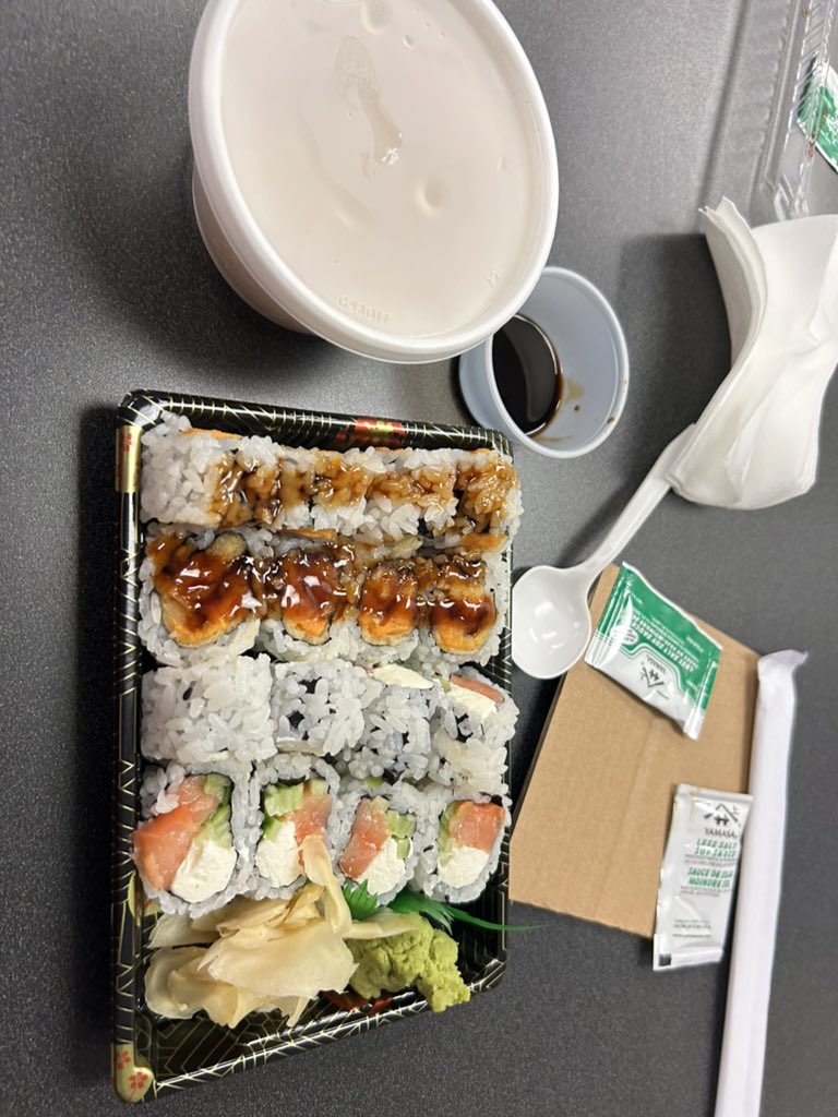 barterfour's tweet photo. #LunchtimeWithSmosh https://t.co/cZ4EogJX5A