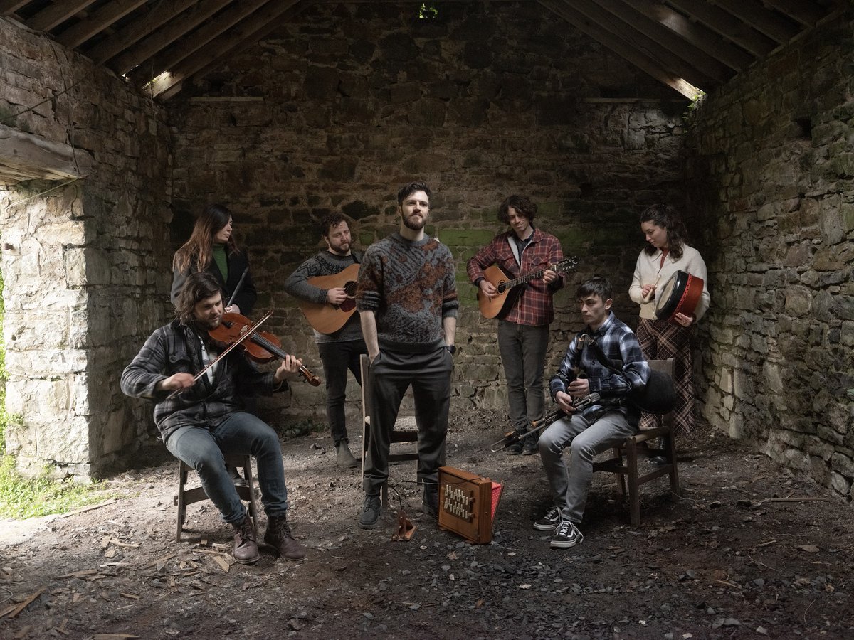 We are thrilled to have FARÓ return as our #TressellFest house band! Named after an Irish evocation of strength, FARÓ captivates audiences with Irish ballads featuring uilleann pipes, drones, and powerful vocal harmony. Few tickets just released: eventbrite.ie/e/the-robert-t…