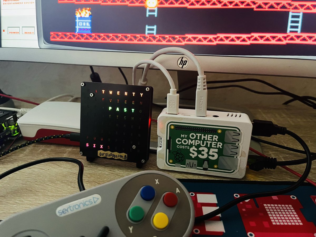 r_schulz_maker's tweet photo. So much fun with #raspberrypi 4 + @recalbox and #retro #nes games. Remember the good old days🕹️🎮, but don't get lost in time
@GurgleApps #worldClock 😊. #programmering #maker #Nintendo https://t.co/7BDKJOozC9