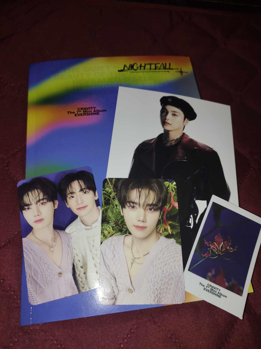 toomatoz's tweet photo. My best pulls yet!! @seoulthingsmnl is my lucky charm π No dupes sets are crazzzy but Iβm most thankful for an approachable and friendly seller like you! So satisfied with my purchase. #STMMLfeedback https://t.co/wg8WOfLqPk