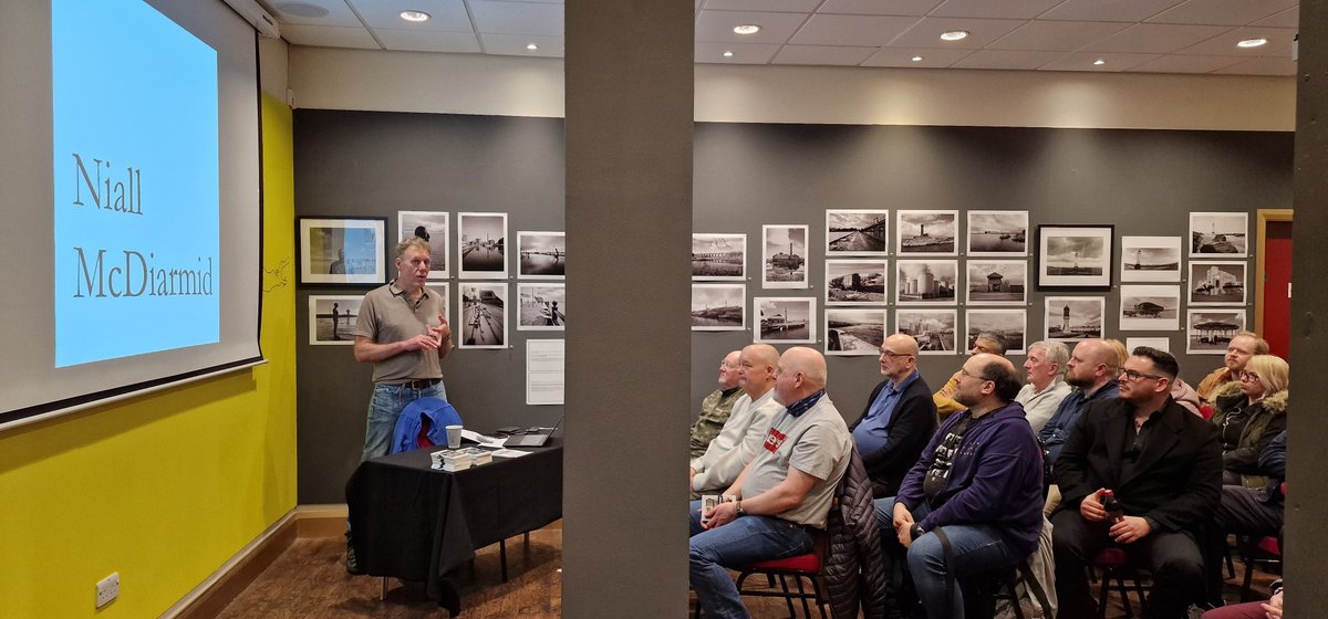 OrielColwyn's tweet photo. Big, big thanks to @NiallMcDiarmid for his talk at the gallery's #TalkPhoto event last, last Friday. It was great to have a full house to hear Niall speak about his work, both ongoing and new...
Next up, @tessabunney this Friday!
#TalkPhoto = FREE fortnightly photographer talks https://t.co/ltrWjfij3w