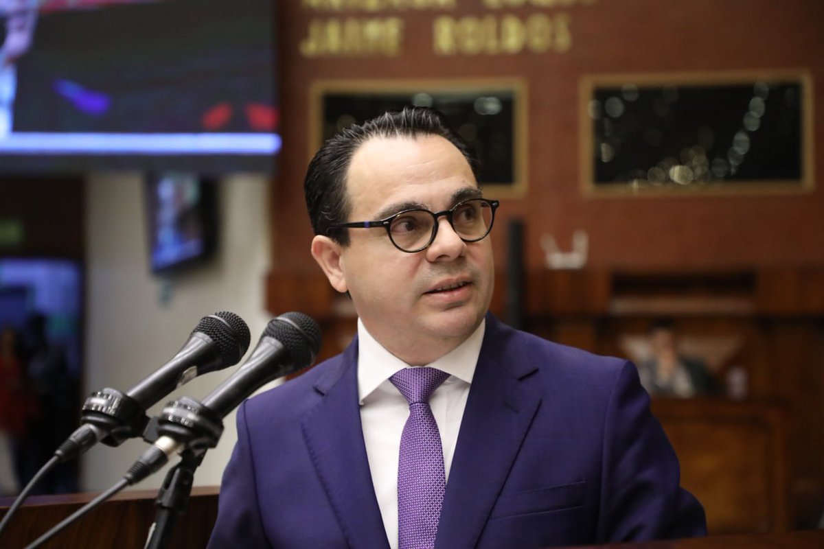 AsambleaEcuador's tweet photo. #LaNuevaAsamblea | Fabrizio Peralta Díaz, titular de la Superintendencia de Protección de Datos, manifiesta su convencimiento de que, en función de nuestras capacidades y principios, todos estamos llamados a servir al país, incluso desde ámbitos más exigentes y sacrificados. https://t.co/t5QMBoSdoZ