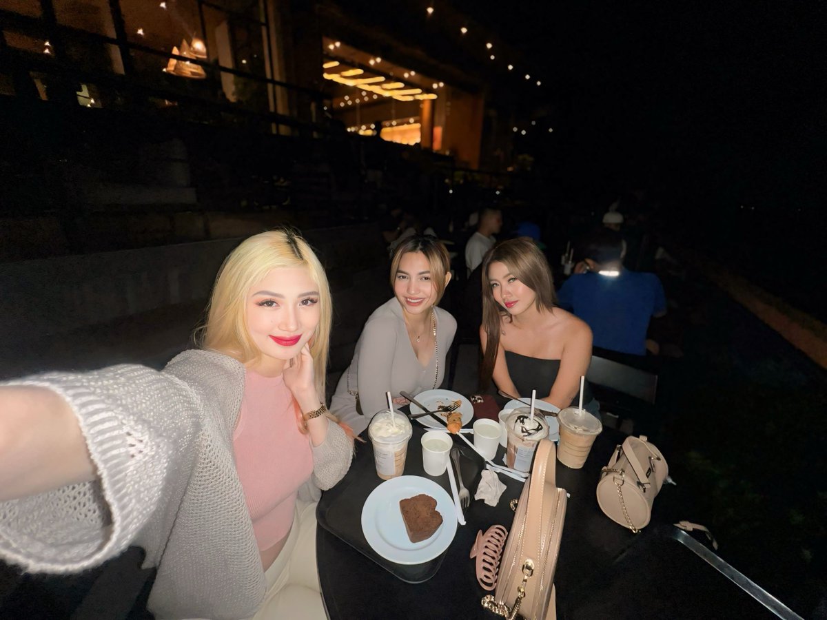 imgelaicastro's tweet photo. Girl’s nights out 🫶 https://t.co/saTZDSF25C