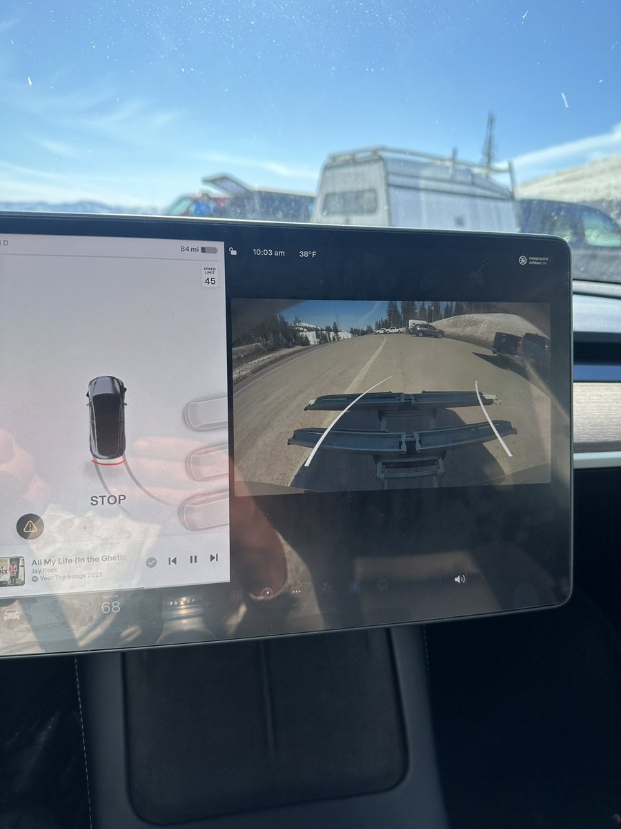 JeffBrines's tweet image. Is anyone else annoyed their Tesla can’t figure out a bike rack is a bike rack? For all the effort into ML/AI I’d expect this problem to be solved easily. @Tesla #productrequest #bugfix