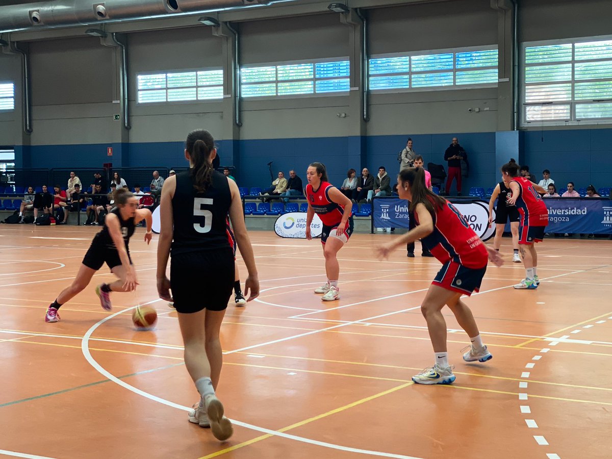 Empiezan el partido nuestras chicas.⛹️‍♀️

U.GRANADA⚡️USJ

¡Esto promete!🏀🙌

#CEUBaloncesto #USJ