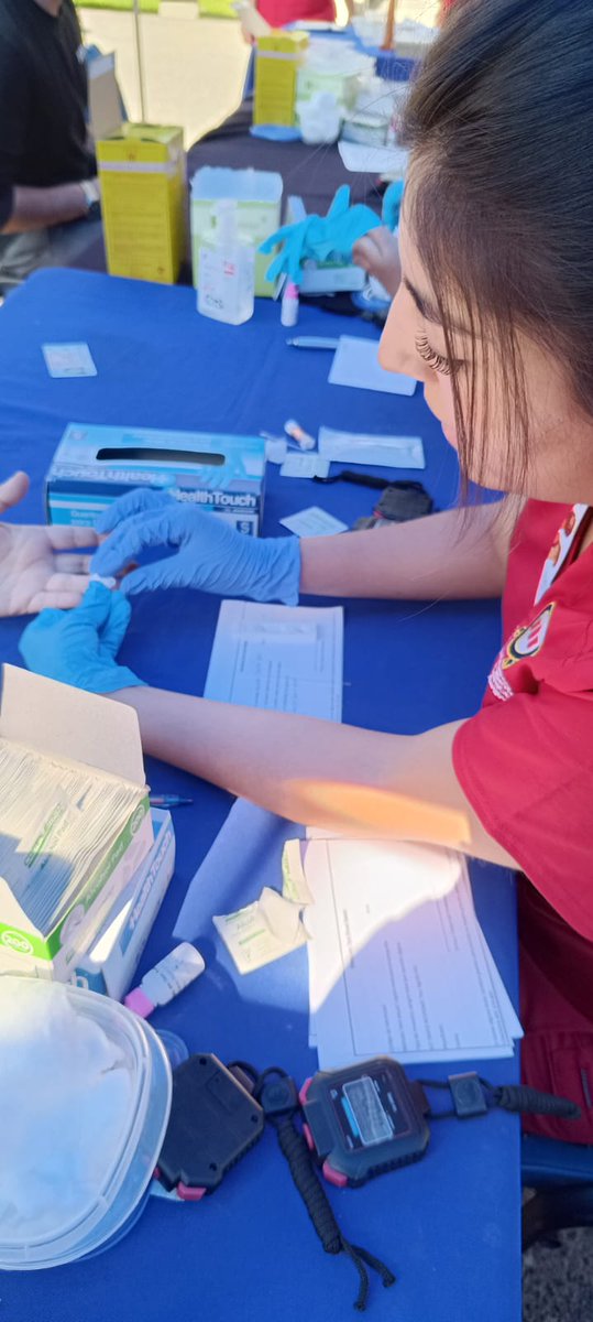 SeremiSaludRM's tweet photo. Llevamos prevención e información a quienes lo necesitan. El @Criaps estuvo Hoy  en AIEP (@AIEP) de Campus San Joaquín, realizando tests rápidos de #VIH hasta las 14:00 h. agradecemos el apoyo de estudiantes de Obstetricia. #CRIAPS #HAZTEELTEST https://t.co/zhHzIErWTk