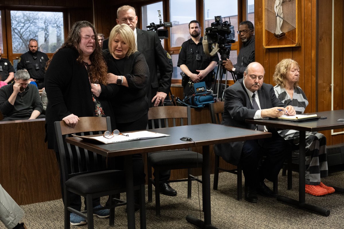 Raquel Smouthers, aunt of two children killed at Swan Boat Club, speaks to the court as defendant Marshella Chidester listens during her arraignment. Chidester is accused of driving drunk and killing two children and injuring 13 other people. @detroitnews