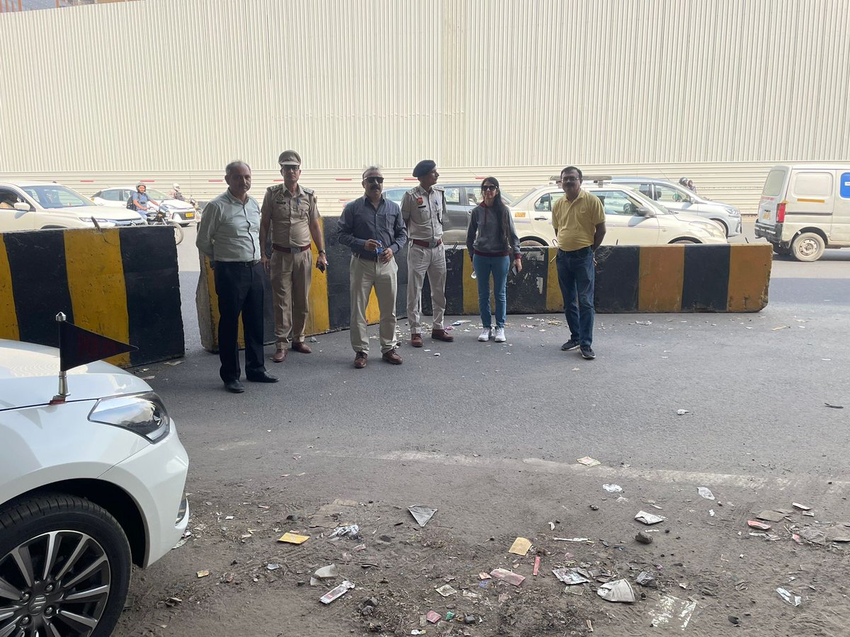Gurugram Traffic Police tweet media