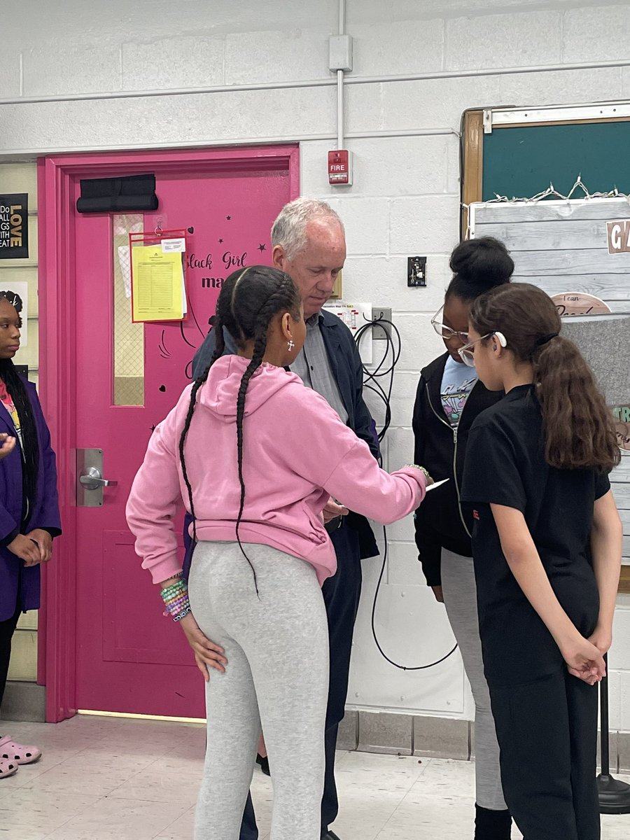 We had a special guest today!! Former mayor Greg Fischer witnessed some black girl magic in our class! 👑#CrownsUP