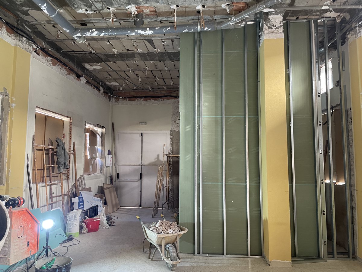 claveproyectos's tweet photo. Visita de obra, avanzando con la reforma integral de esta vivienda en Triana #reformas #proyectos #obras #mejoraenergetica #vivienda #sevilla #claveproyectos https://t.co/YT3l8FWK8X