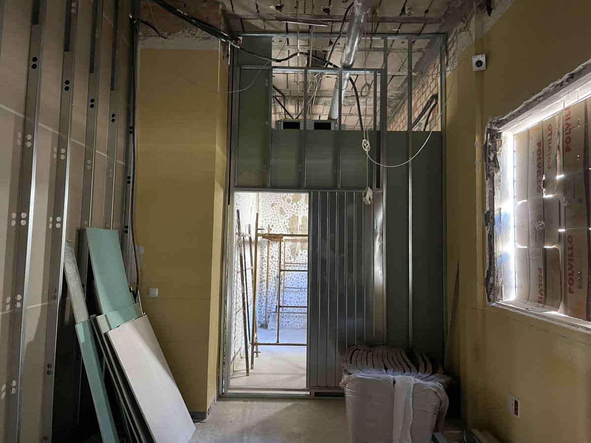 claveproyectos's tweet photo. Visita de obra, avanzando con la reforma integral de esta vivienda en Triana #reformas #proyectos #obras #mejoraenergetica #vivienda #sevilla #claveproyectos https://t.co/YT3l8FWK8X