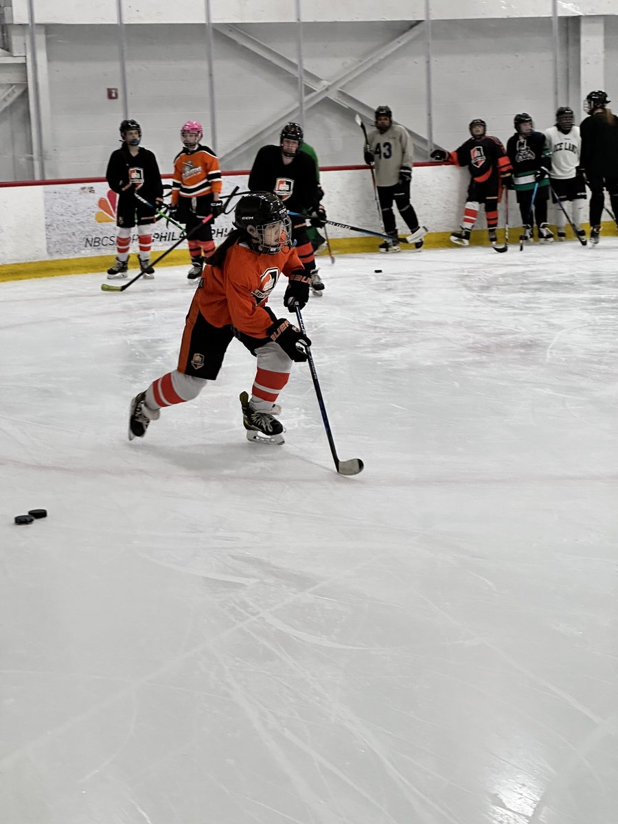 A big week approaches for the Philadelphia Liberties All-Girls Hockey Club! Girls Pre-Skates wrap up tomorrow night, with Tryouts taking place next week on April 29, 30 and May 1. Not signed up? Click the link below! ➡️ bit.ly/3OBXtK2