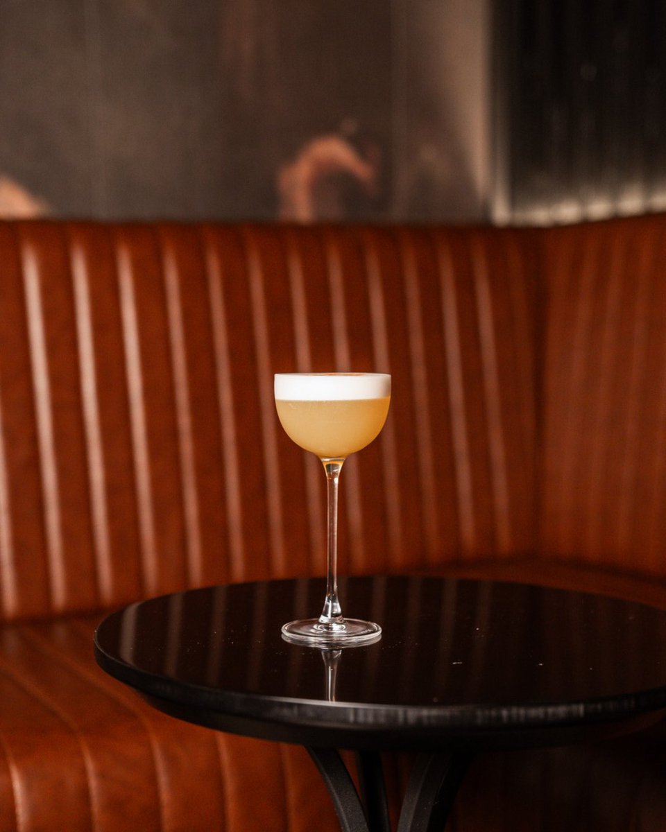 Javarumco's tweet image. Handcrafted from Caribbean sugarcane molasses and infused with all-natural ingredients. Join us on a journey of flavour – sip JavaRum neat, on the rocks, or indulge in an extraordinary cocktail experience. 

#JavaLovers #JavaRum #JavaMur #RumLovers #Java #RumEnthusiasts