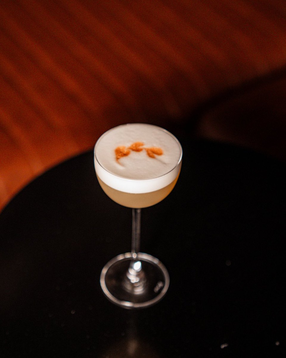 Javarumco's tweet image. Handcrafted from Caribbean sugarcane molasses and infused with all-natural ingredients. Join us on a journey of flavour – sip JavaRum neat, on the rocks, or indulge in an extraordinary cocktail experience. 

#JavaLovers #JavaRum #JavaMur #RumLovers #Java #RumEnthusiasts