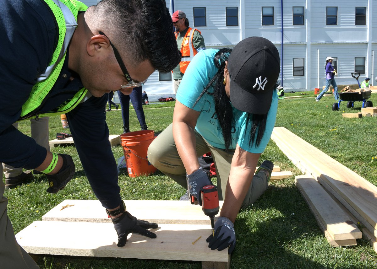 We joined in on the #EarthDay festivities with the students of A. Middle School in Wheaton, MD for an #EarthDay volunteer event, hosted by @MCPS! Together, we planted bio retentions, built portions of a farm, and rehabbed a courtyard garden. #EarthDay #VolunteerMonth #EarthMonth