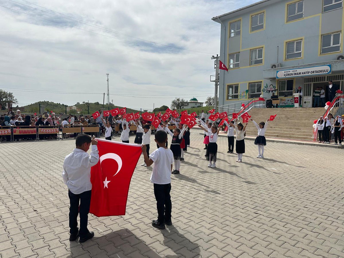 ImamSavur's tweet photo. 23 Nisan Ulusal Egemenlik ve Çocuk Bayramı kutlu olsun 🇹🇷🇹🇷
@mardinilmem 
@Murat69_Demir 
@SavurMem 
@avnisengul80 https://t.co/pUmk8Lld8j