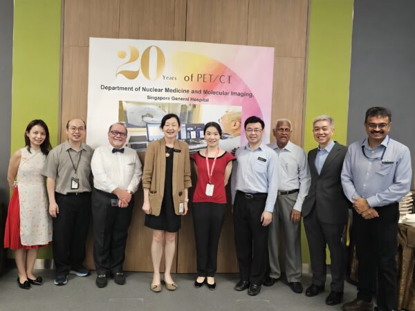 Singapore General Hospital Department of Nuclear Medicine and Molecular Imaging celebrated 20 years of PET/CT in SGH - Winnie Lam
@mysgh @chlky0001

#Cancer #MolecularImaging #NuclearMedicine #OncoDaily #Oncology #Singapore 

oncodaily.com/54150.html