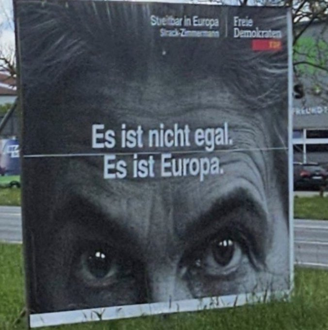 Die #FDP regiert Deutschland erst seit 2,5 Jahren und schon sind wir komplett im Arsch! Wer hätte zu Westerwelle-Zeiten noch gedacht, daß diese Partei mal so verkommt und den #Gruenen gleich wird an Versagern?
Aber sie 'verenden' auch noch Europa, wie #Baerbock so schön sagt!