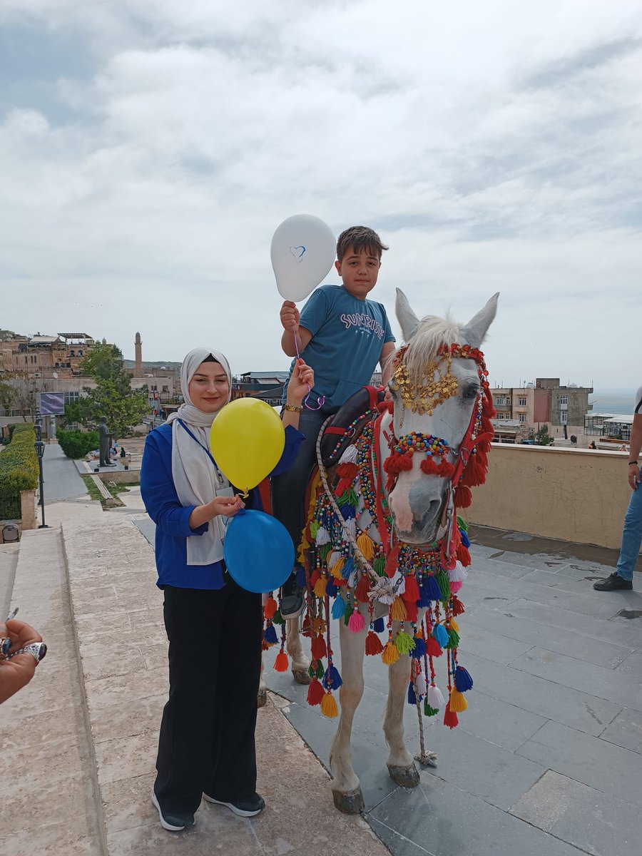mardnadem's tweet photo. Kulübümüzün üyeleriyle beraber 23 Nisan Şenliği etkinliğini 
çocuklarımızla beraber gerçekleştirdik. Çocuklarımıza balon dağıtarak onlarla eğlendik. 
#İyikiAdemVar
@ADEMgenelmerkez https://t.co/IniPo2aaC4