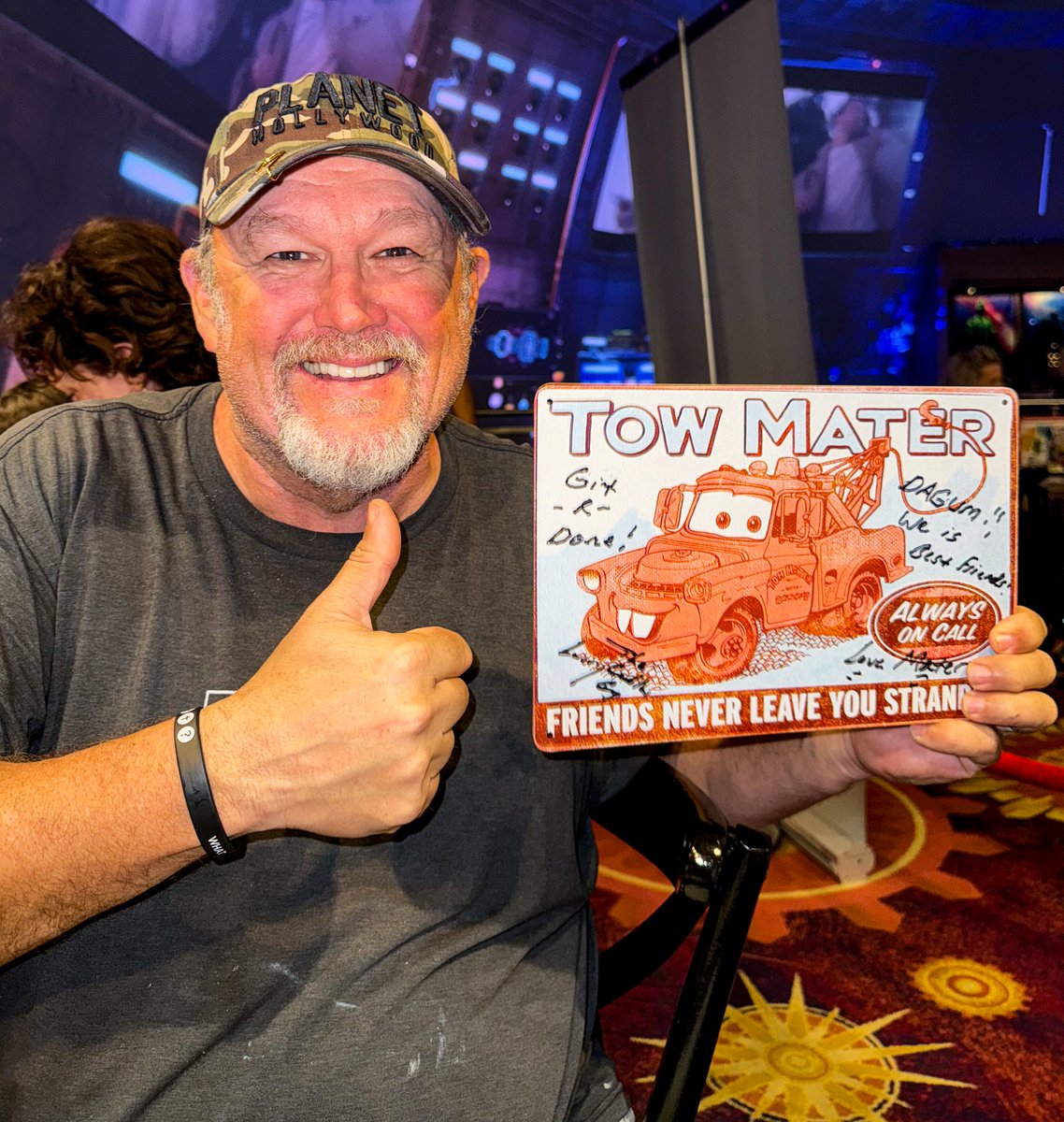Thank you to @GitRDoneLarry for dining with us at Planet Hollywood ⭐️ Be sure to check out his signed memorabilia the next time you visit!