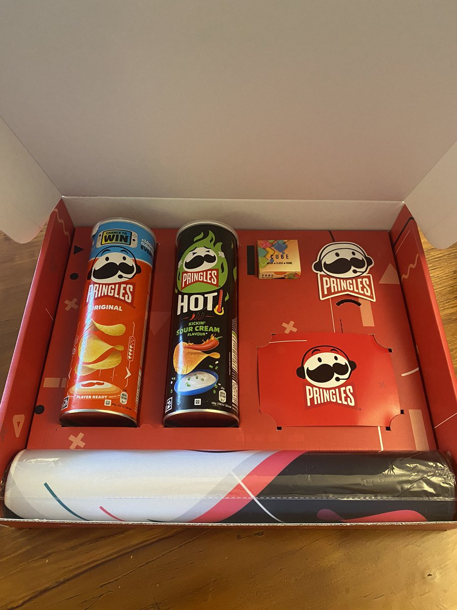 Came back home to find this cool surprise, thanks to @nse_gg and @Pringles for sending it to me!

#stayinthegame