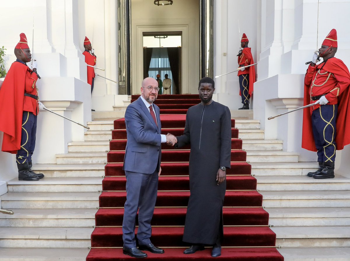 PR_Diomaye's tweet photo. Avec le Président Charles Michel, premier dirigeant européen que j’ai reçu depuis ma prise de fonction, nous avons échangé sur la coopération variée entre le Sénégal et l’Union européenne, et convenu d’œuvrer ensemble à son renforcement par une démarche repensée et apte à soutenir nos objectifs.

Ensemble, nous voulons faire plus et mieux dans la relation euro-sénégalaise.