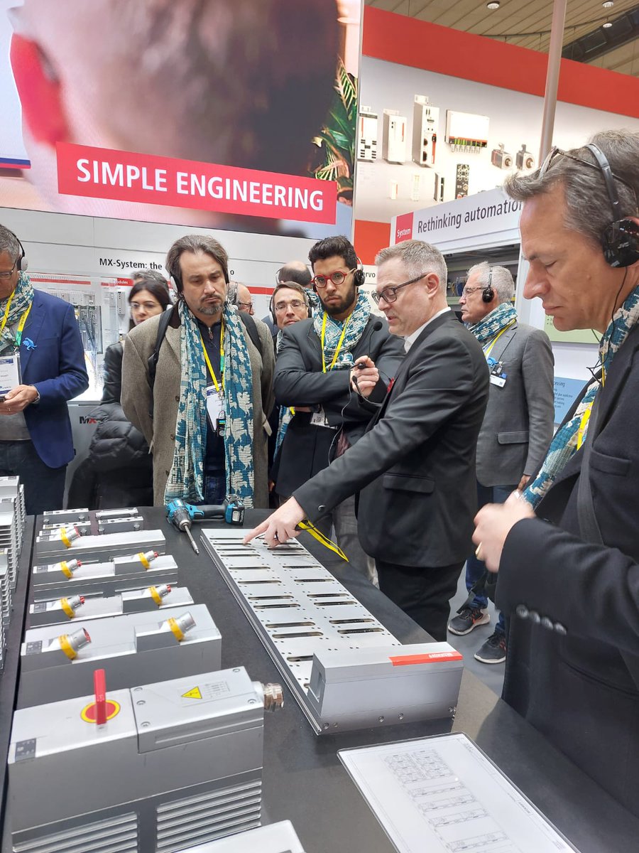 La French Fab (@lafrenchfab) on Twitter photo Retour en images sur les premiers jours de la mission #LearnAndPick 🐓 🇫🇷
La délégation #FrenchFab a profité hier d'une visite d'<a href="/hannover_messe/">HANNOVER MESSE</a>. Aujourd'hui les 17 industriels ont découvert les solutions de nos partenaires <a href="/Siemens/">Siemens</a>, <a href="/BoschRexrothFR/">Bosch Rexroth France</a> et @ifmelectronicfr 👇 Retour en images sur les premiers jours de la mission #LearnAndPick 🐓 🇫🇷
La délégation #FrenchFab a profité hier d'une visite d'<a href="/hannover_messe/">HANNOVER MESSE</a>. Aujourd'hui les 17 industriels ont découvert les solutions de nos partenaires <a href="/Siemens/">Siemens</a>, <a href="/BoschRexrothFR/">Bosch Rexroth France</a> et @ifmelectronicfr 👇