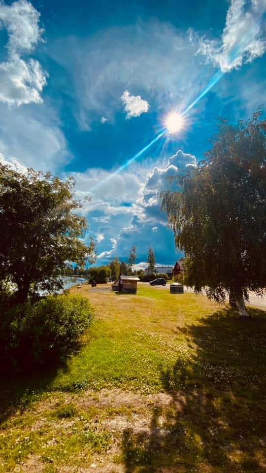 On the horizon of that far-off sky... If only I could soar through the heavens with wings! ##NatureLovers #NaturePhotography #NatureBeauty #ExploreNature #OutdoorAdventures #WildernessCulture #NatureSeekers #IntoTheWild #NatureIsBeautiful #NatureArt