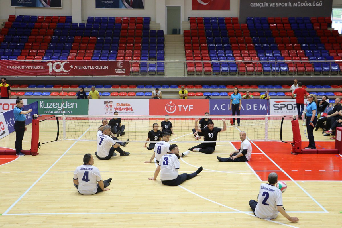 Oturarak Voleybol 1.Lig Grup Müsabakalarında 2.Gün Sona Erdi. ⛓️ t.ly/rR1cZ